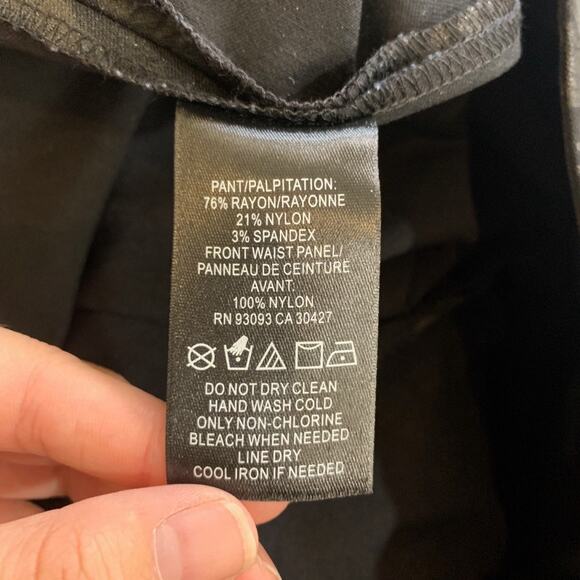 Nic + Zoe Leggings Womens 8 Black Cheetah Coated Metallic Pull On Stretch Ankle - Picture 9 of 11